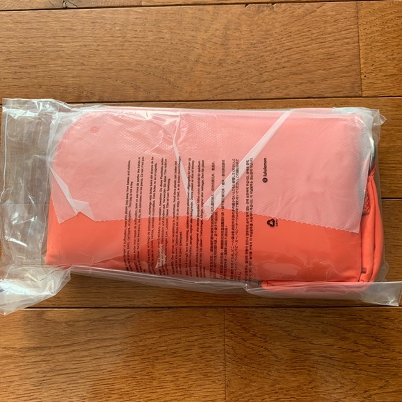 🌞LULULEMON NOW AND ALWAYS POUCH/BAG*PUFFY-WARM CORAL🌞 - Picture 9 of 11